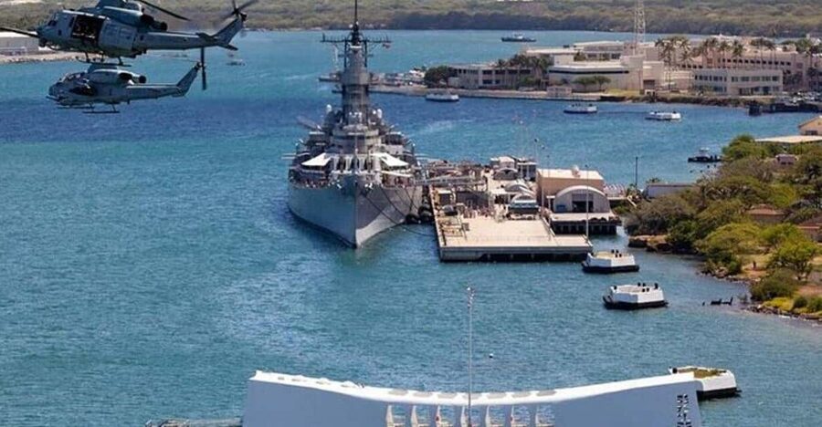 Honolulu: Pearl Harbor, USS Arizona and Battleship Missouri - The Pearl Harbor Visitor Center sets the tone