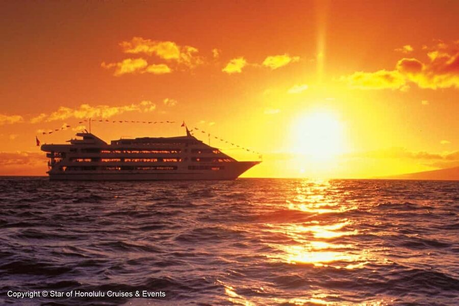 Honolulu: Sunset 5 Course Dinner Cruise with Entertainment - Sailing away from Waikiki at sunset