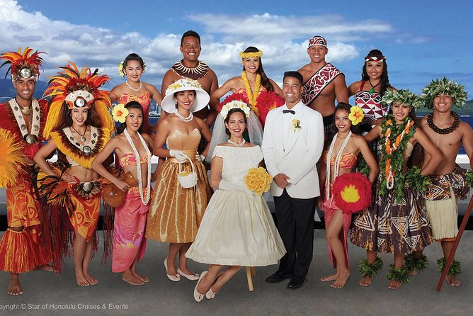 Honolulu: Three Star Deluxe Sunset Dinner Cruise and Show - Why Friday can be the best night