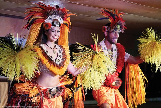 Honolulu: Three Star Deluxe Sunset Dinner Cruise and Show - Service, seating, and the large-ship tradeoff