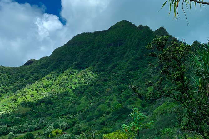 Kualoa Ranch: Jungle Expedition Tour - Moliʻi Pond offers a quieter historical stop