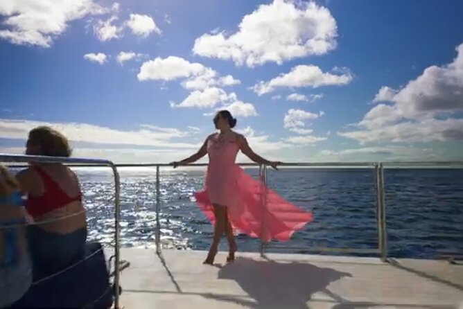 Luxury Catamaran Cruise from Oahu - Ala Moana Beach Park and the first coastal views
