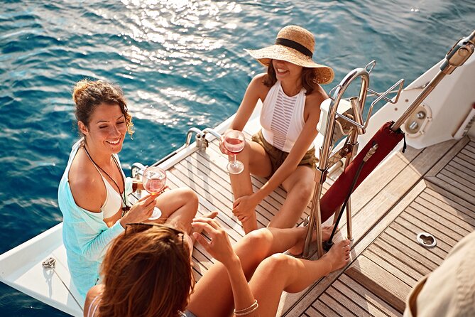 Luxury Diamond Head Sunset Sail - Cruising Along Waikiki’s Coast