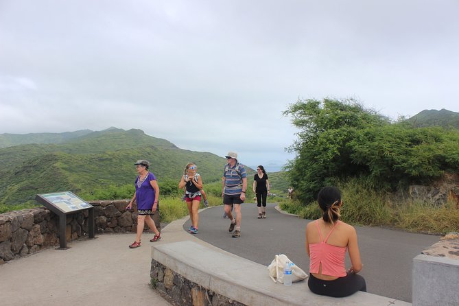 Makapu’u Lighthouse Trail and Shuttle Service - Halona Blowhole: a short stop with big waves