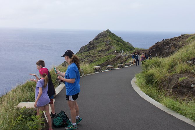 Makapu’u Lighthouse Trail and Shuttle Service - How difficult is the hike?
