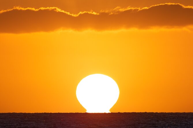 Moana’s Luxury semi-private Sunset Cruise on Nalu - The cancellation and weather rules