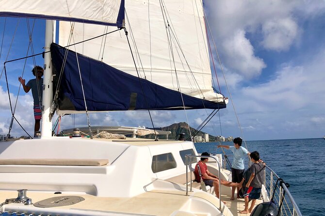 Moana’s Swim’n’Sail Cocktail Cruise Along the Waikiki Coast - What the $34.99 price really buys