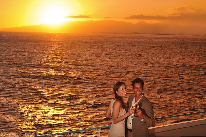 Nova Five Star Sunset Dinner and Jazz - The Star of Honolulu and its Art Deco mood