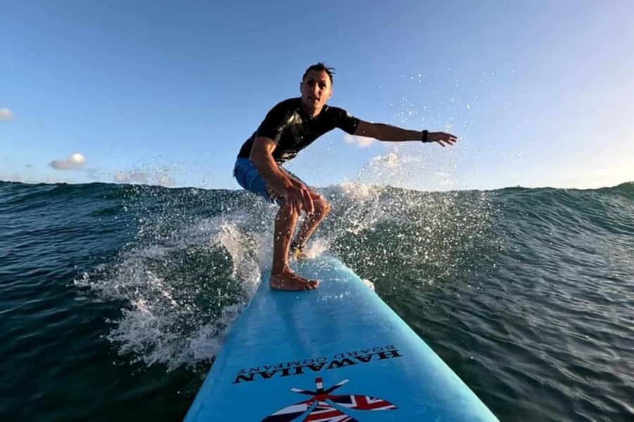 Oahu: 1-on-1 Surfing Lesson in Waikiki - Book it or choose a group lesson?