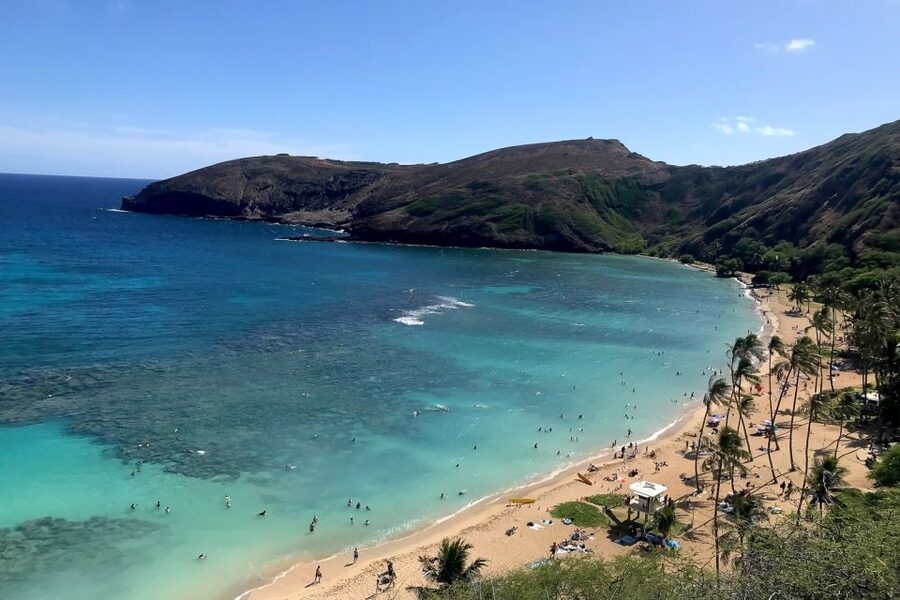 Oahu: Beauty and the Feast Circle Island Experience - Quick views at Hanauma Bay and Nuʻuanu Pali