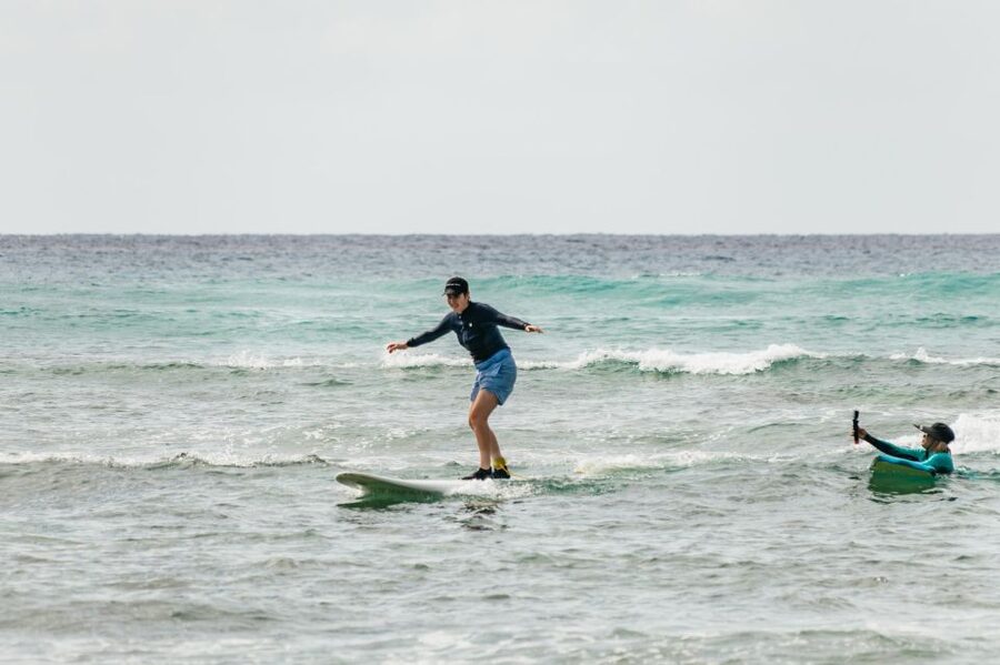Oahu: Beginner-Friendly Waikiki Beach Surfing Lesson - The 20 to 30 minute beach briefing