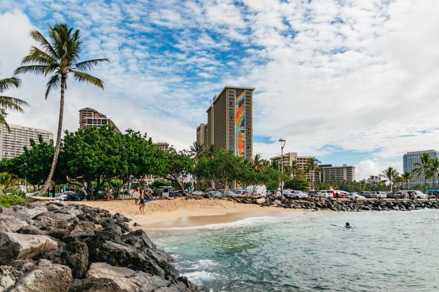 Oahu: Beginner-Friendly Waikiki Beach Surfing Lesson - Arriving at Surfer Girl Academy