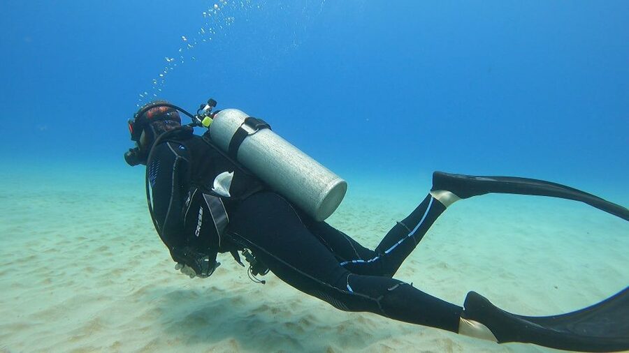 Oahu: Beginner SCUBA Dive at Electric Beach - What to Bring and What to Leave Behind