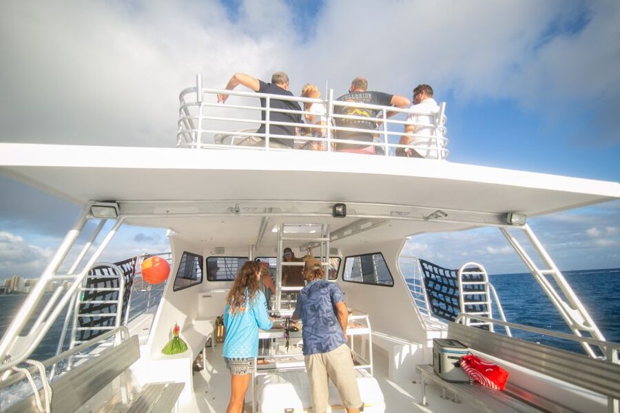 Oahu: BYOB or Cash Bar Waikiki Sunset Cruise - Summer and winter offer different sunset views