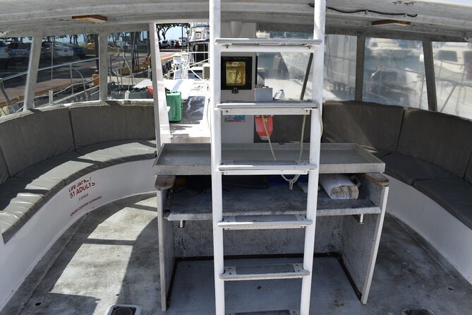 Oahu Catamaran Waikiki Sunset on 40 Foot Catamaran: Food and BYOB - Quick points before you book