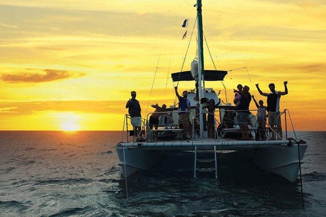 Oahu Catamaran Waikiki Sunset on 40 Foot Catamaran: Food and BYOB - The Pacific view of Diamond Head