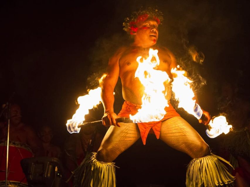 Oahu: Chief's Luau Dinner Show - The imu ceremony adds a memorable ritual