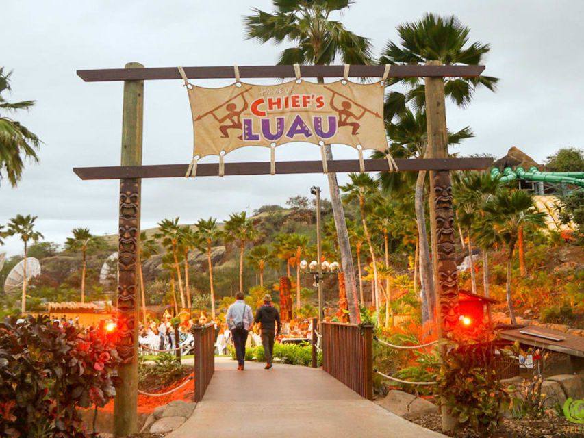 Oahu: Chief's Luau Dinner Show - Paradise and Royal seating affect the value