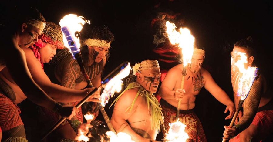 Oahu: Chief's Luau Dinner Show - The fire knife finale earns its billing