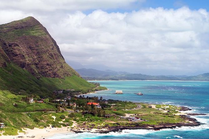 Oahu Circle Island (Holoholo Mokupuni), from Waikiki - Waimea Valley offers the day’s most active stop