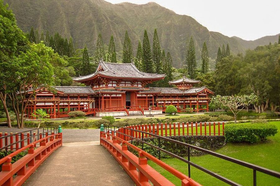 Oahu: Circle Island Top Sights Full-Day Tour w/ Local Guide - North Shore surf beaches and the road to Haleiwa