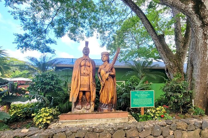 Oahu Circle Island Tour with Byodo-In Temple Admission - Kahuku lunch, with an extra cost to plan for