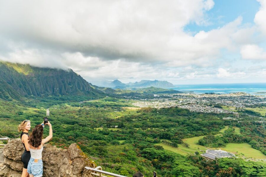 Oahu: Circle Island Tour with Lunch & Waimea Waterfall - An hour in Haleiwa