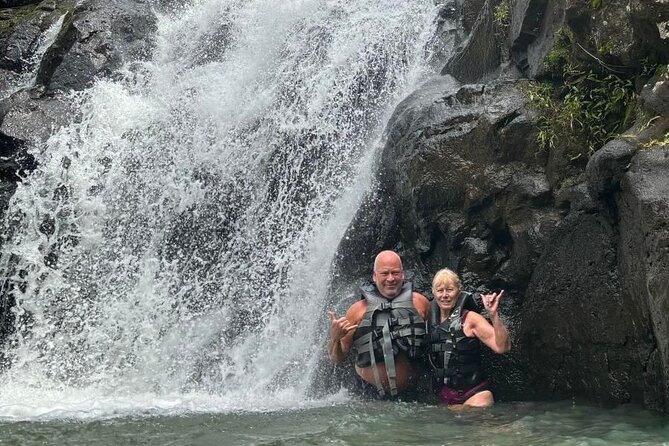 Oahu Circle Island Tour with Waimea Waterfall - What this Oahu circle island tour does well