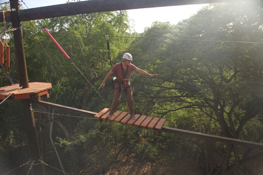 Oahu: Coral Crater Challenging Adventure Course - How the guide affects the experience