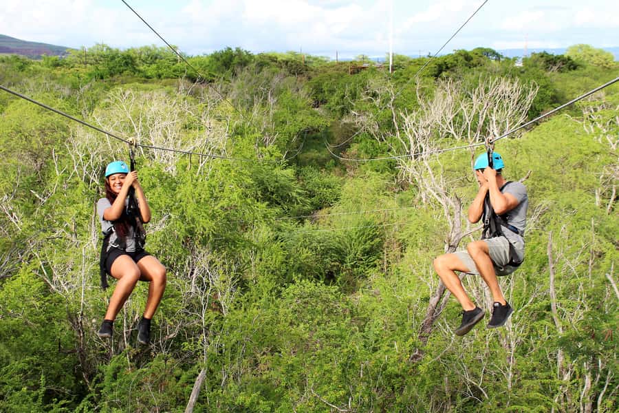 Oahu: Coral Crater Zipline Tour - Check-in, weighing, and safety gear