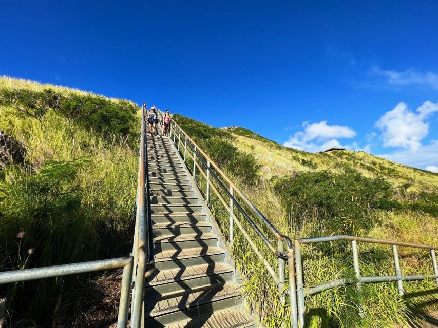 Oahu: Diamond Head Crater Trailhead Transfer & Entry Fee - The views from the crater rim