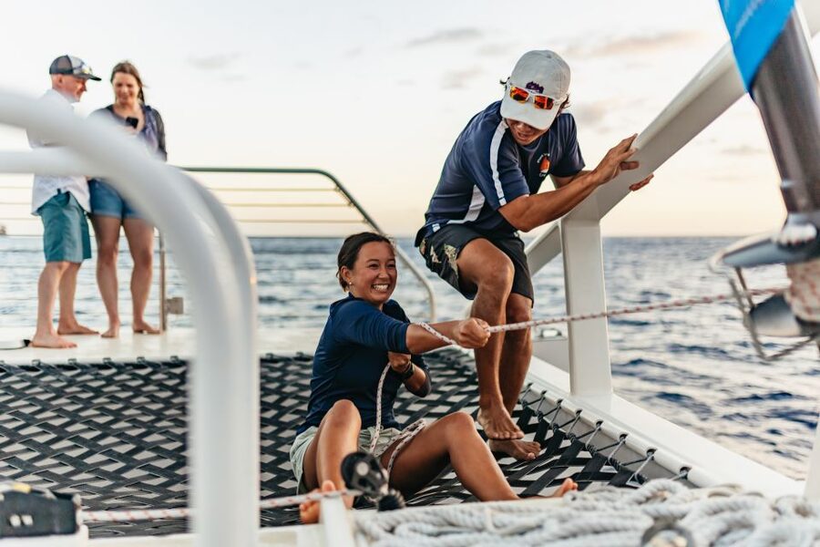 Oahu: Diamond Head Cruise with Drinks & Appetizers - Who should book the Diamond Head cruise?