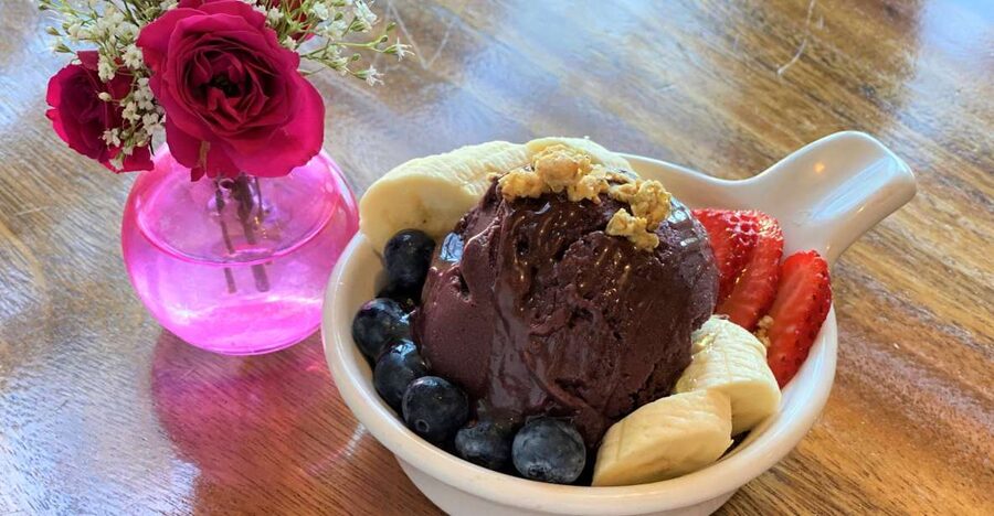 Oahu: Diamond Head Sunrise Hike with Acai Bowl and Malasada - The early pickup and ride to Diamond Head