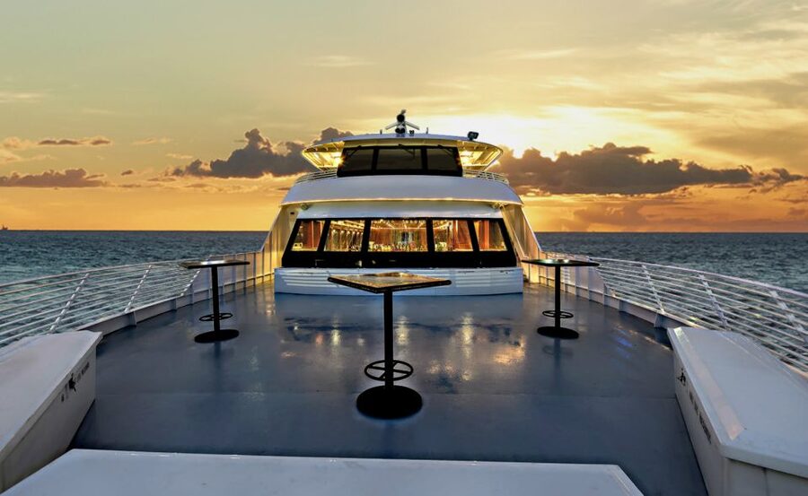 Oahu: Friday Night Fireworks Cocktail Cruise - Key points to know before boarding