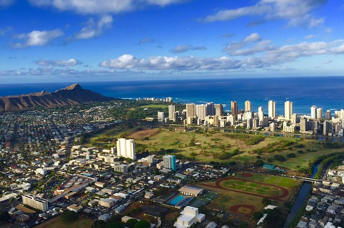 Oahu friendly hiking experience - Makapuʻu Point Lighthouse Trail and its whale-watching stop