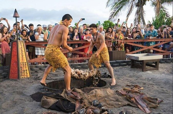 Oahu: Germaine's Luau - Taking the Bus From Waikiki