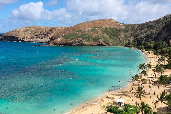 Oahu Grand Circle Island and Haleiwa Tour: 9-Hr Deluxe Experience - Nuʻuanu Pali puts Oahu’s mountains in view