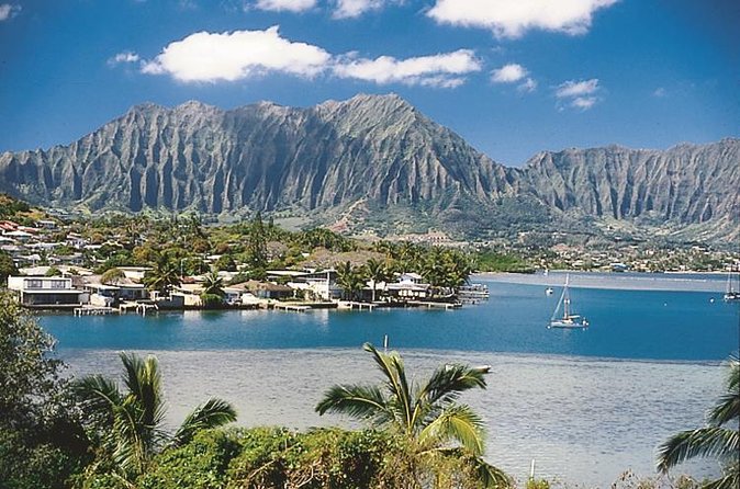 Oahu Grand Circle Island: Discover the Heart & Soul of Hawaii - Early pickup and the first views of east Oahu