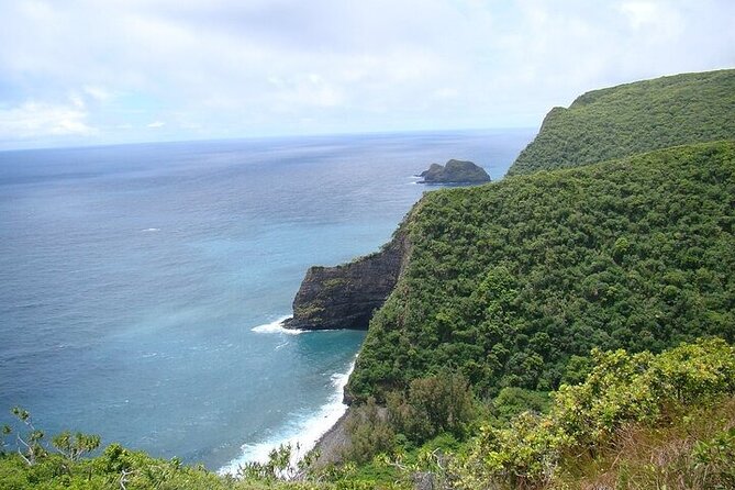 Oahu Grand Circle Island Tour Departing from Waikiki - North Shore surf from Sunset Beach to Waimea