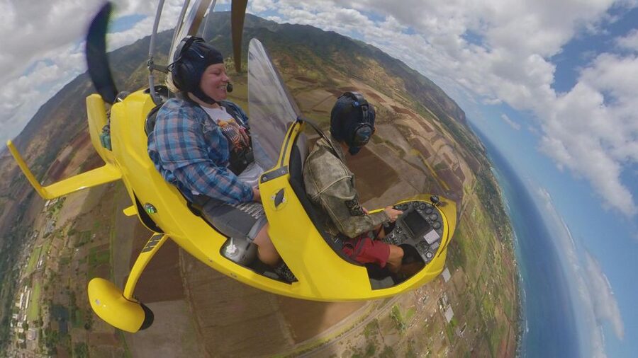 Oahu: Gyroplane Flight over North Shore of Oahu Hawaii - Arriving at Dillingham Airfield