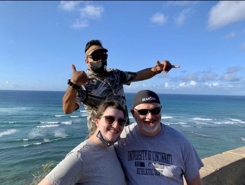 Oahu Hidden Gems & Waimea Botanical Garden/Waterfall tour - Lunch is part of the local experience, but not part of the price