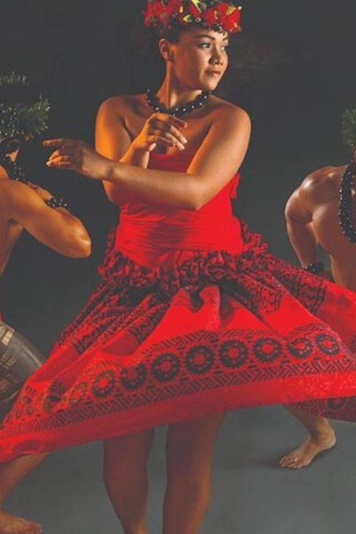 Oahu: Hilton Waikiki Starlight Luau - Who will find the $185 price reasonable