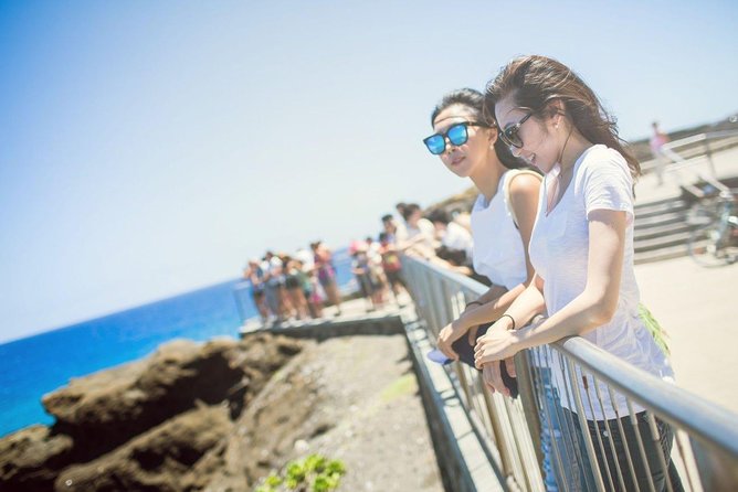 Oahu Island Full-Day Sightseeing Tour - Guides, commentary, and the human side of the day