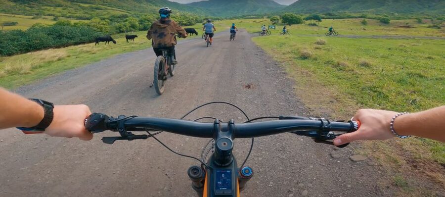 Oahu: Kualoa Electric Bike Tour - Scenic Stops Along the Six-Mile Route