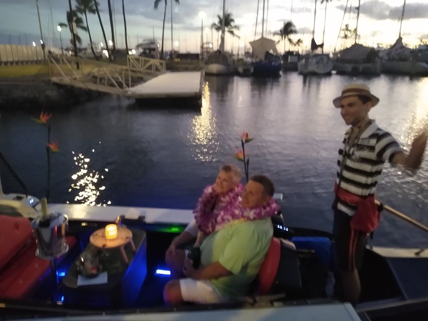 Oahu: Luxury Gondola Cruise with Drinks and Pastries - Who should book this experience?