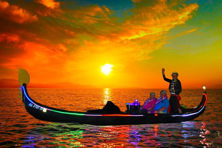 Oahu: Luxury Gondola Cruise with Drinks and Pastries - What this Honolulu gondola ride is really like