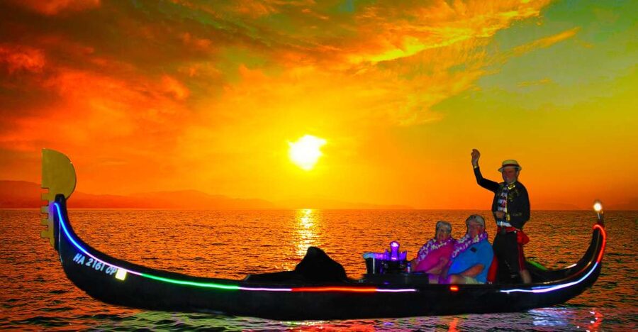 Oahu: Luxury Gondola Cruise with Drinks and Pastries - Under three Waikiki bridges and along the harbor