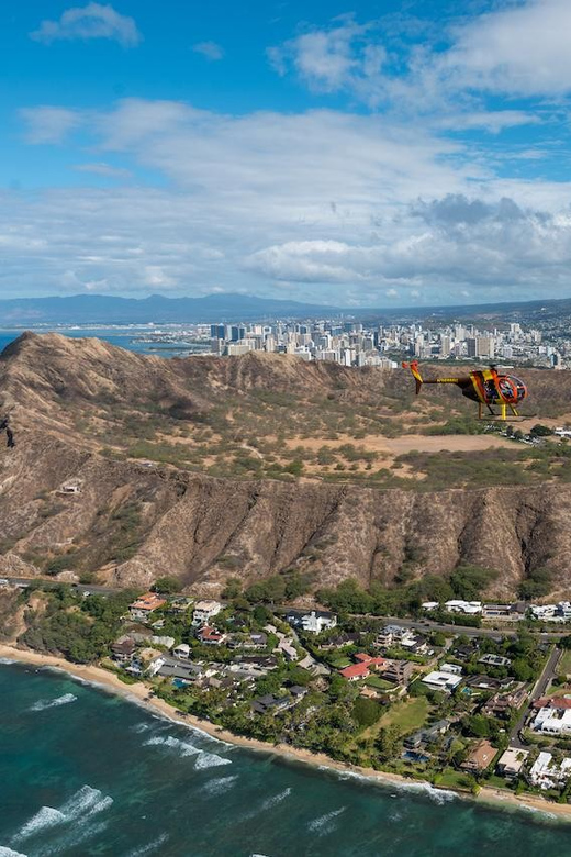 Oahu: Magnum P.I. Doors-Off Helicopter Tour - Waikiki, Ala Moana, and the city from above