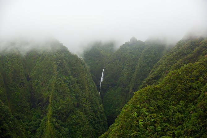 Oahu: Magnum PI Hughes 500 4-Passenger Doors-Off Helicopters - The east coast: Hanauma Bay to Waimanalo