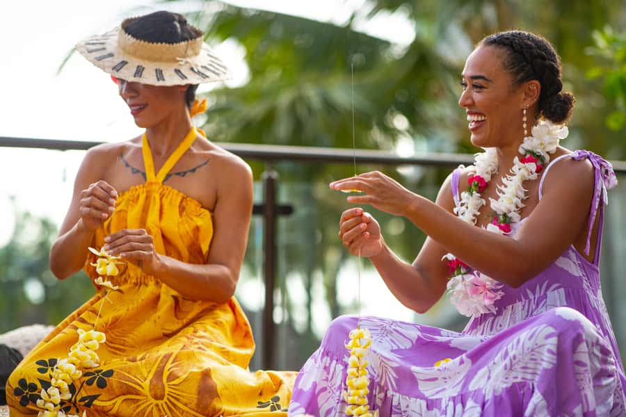 Oahu: Na Lei Aloha Luau in Waikiki with Optional Dinner - The lei greeting sets the tone